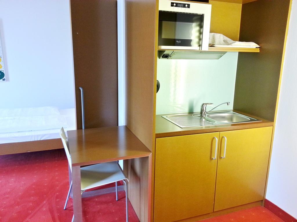 Orange Wings Krems Hotell Rum bild