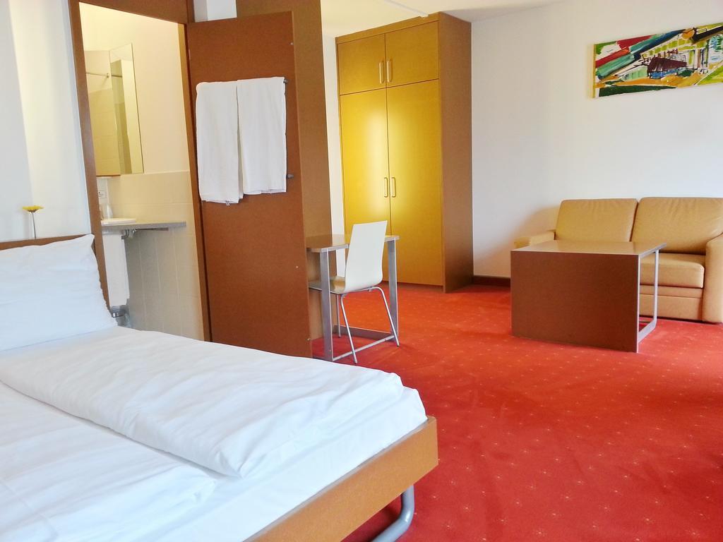 Orange Wings Krems Hotell Rum bild