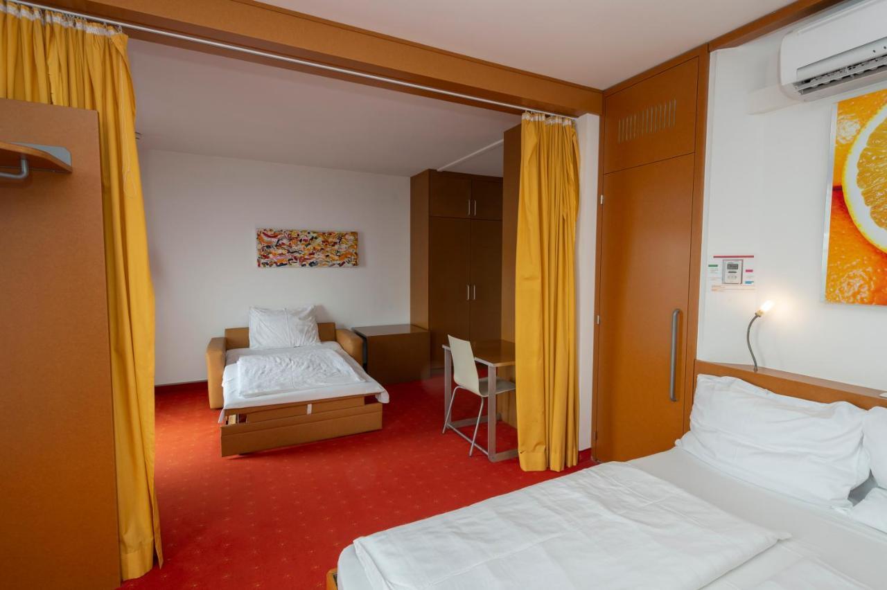 Orange Wings Krems Hotell Exteriör bild