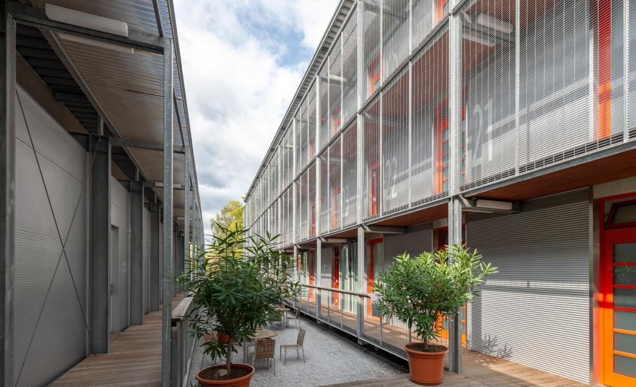 Orange Wings Krems Hotell Exteriör bild