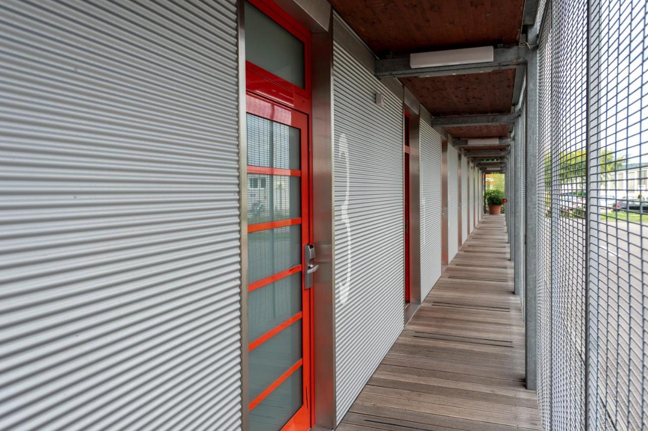 Orange Wings Krems Hotell Exteriör bild
